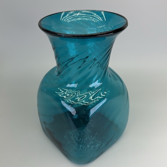Swirl Optic Aquamarine Glass Vase - Picture 7 of 14